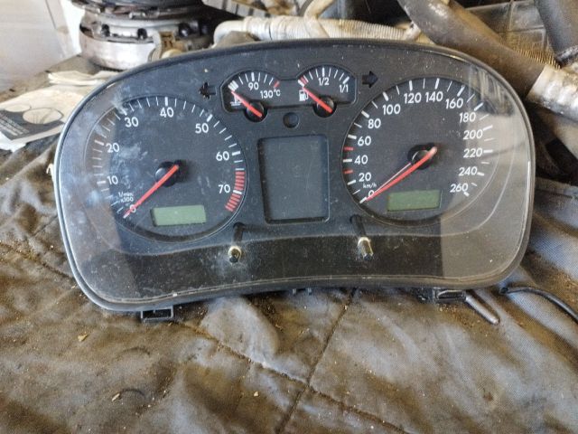 bontott VW GOLF IV Kilométeróra