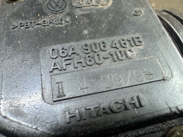 bontott VW GOLF IV Légtömegmérő