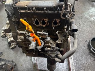 bontott VW GOLF IV Motor (Fűzött blokk hengerfejjel)