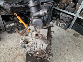 bontott VW GOLF IV Motor (Fűzött blokk hengerfejjel)