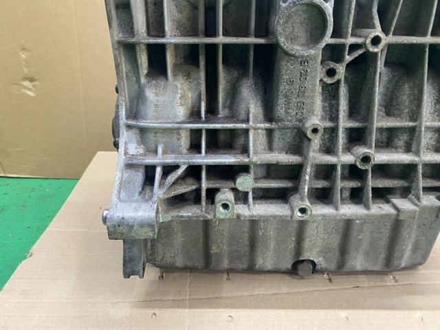 bontott VW GOLF IV Motor (Fűzött blokk hengerfejjel)