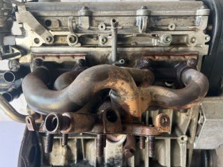 bontott VW GOLF IV Motor (Fűzött blokk hengerfejjel)