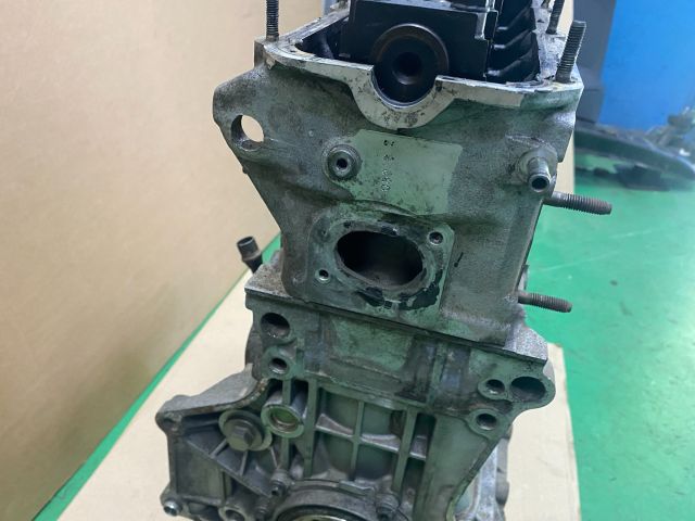 bontott VW GOLF IV Motor (Fűzött blokk hengerfejjel)