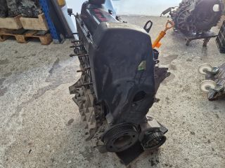 bontott VW GOLF IV Motor (Fűzött blokk hengerfejjel)
