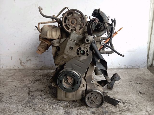 bontott VW GOLF IV Motor (Fűzött blokk hengerfejjel)