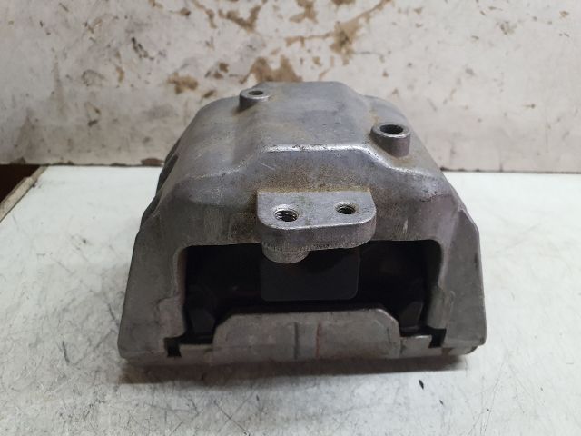 bontott VW GOLF IV Motor Tartó Bak (Fém)