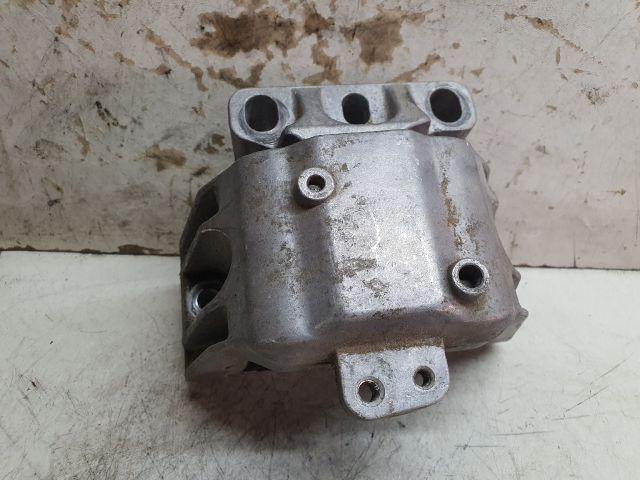 bontott VW GOLF IV Motor Tartó Bak (Fém)
