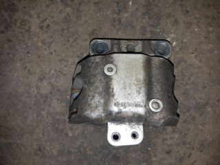 bontott VW GOLF IV Motor Tartó Bak Jobb