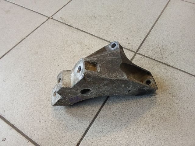 bontott VW GOLF IV Motor Tartó Bak (Pozíciófüggetlen)