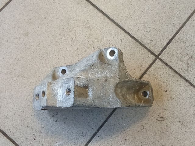 bontott VW GOLF IV Motor Tartó Bak (Pozíciófüggetlen)