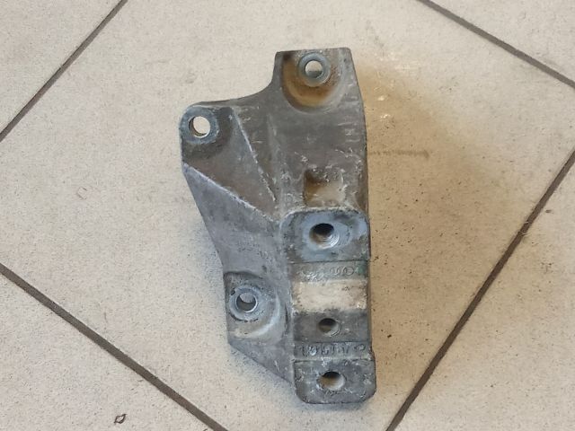 bontott VW GOLF IV Motor Tartó Bak (Pozíciófüggetlen)