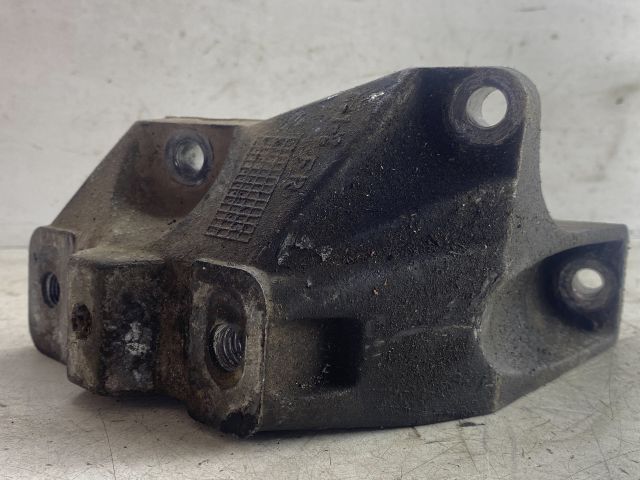 bontott VW GOLF IV Motor Tartó Bak (Pozíciófüggetlen)
