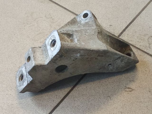 bontott VW GOLF IV Motor Tartó Bak (Pozíciófüggetlen)