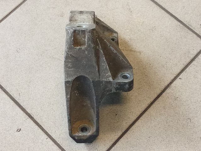 bontott VW GOLF IV Motor Tartó Bak (Pozíciófüggetlen)