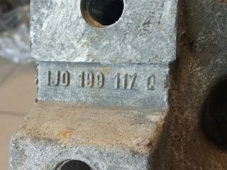 bontott VW GOLF IV Motor Tartó Bak (Pozíciófüggetlen)