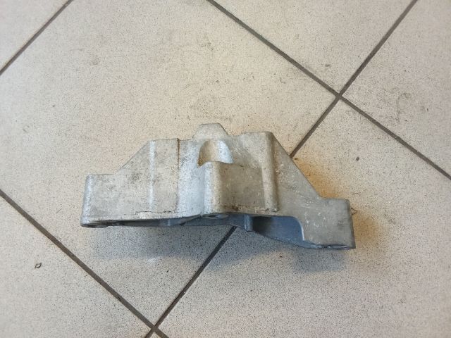 bontott VW GOLF IV Motor Tartó Bak (Pozíciófüggetlen)