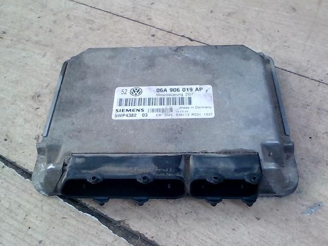 bontott VW GOLF IV Motorvezérlő