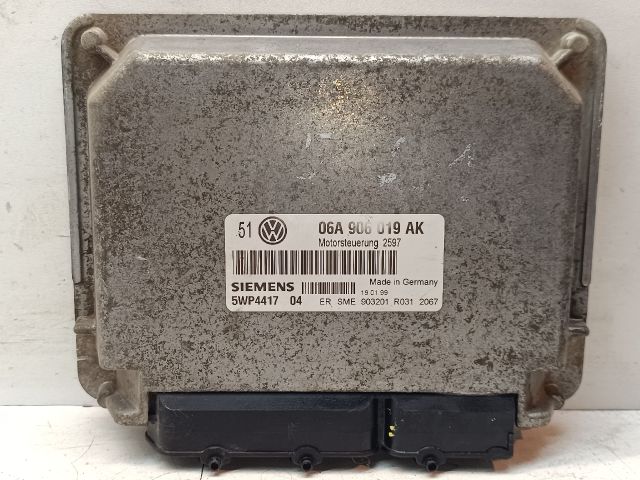 bontott VW GOLF IV Motorvezérlő