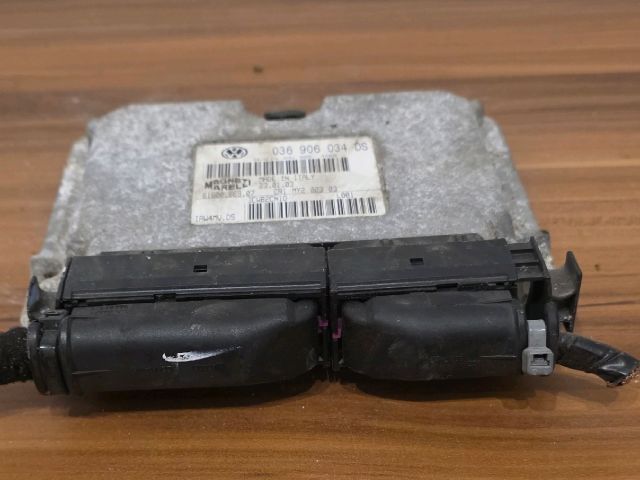 bontott VW GOLF IV Motorvezérlő