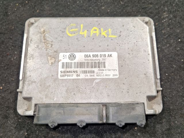bontott VW GOLF IV Motorvezérlő