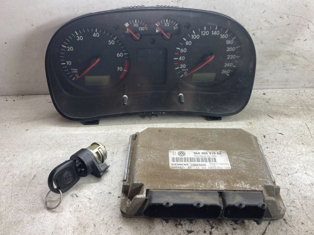 bontott VW GOLF IV Motorvezérlő