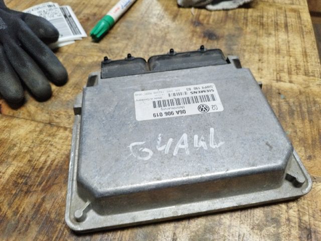 bontott VW GOLF IV Motorvezérlő