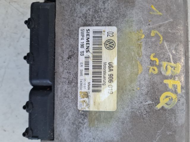 bontott VW GOLF IV Motorvezérlő