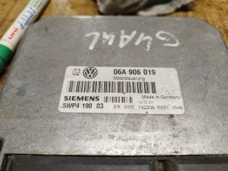 bontott VW GOLF IV Motorvezérlő