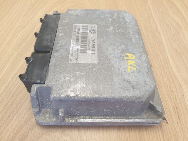 bontott VW GOLF IV Motorvezérlő