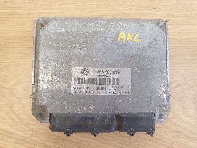 bontott VW GOLF IV Motorvezérlő