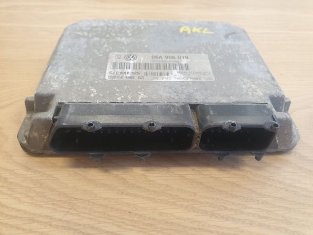 bontott VW GOLF IV Motorvezérlő