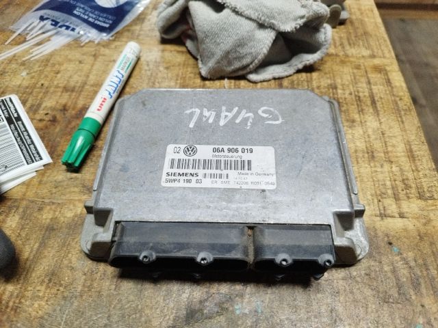 bontott VW GOLF IV Motorvezérlő