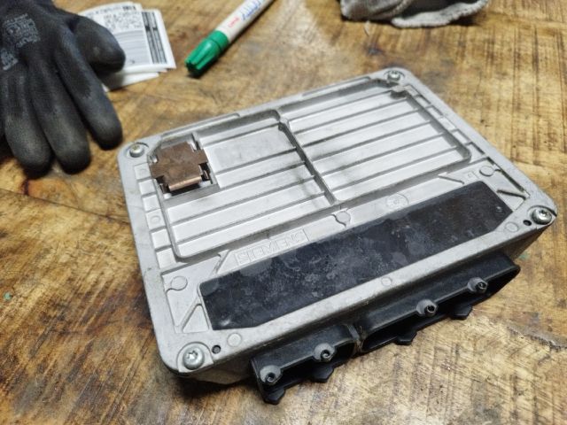 bontott VW GOLF IV Motorvezérlő