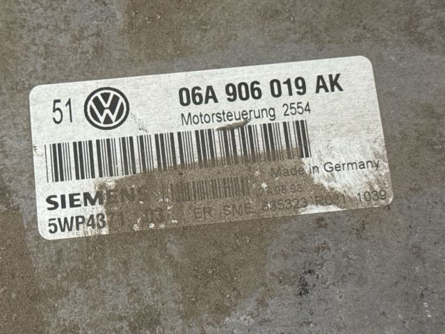 bontott VW GOLF IV Motorvezérlő
