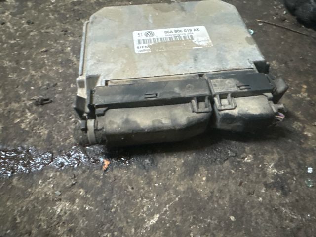 bontott VW GOLF IV Motorvezérlő