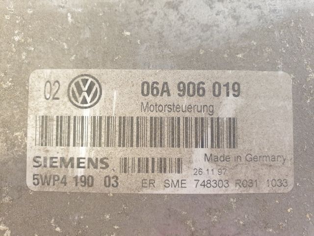 bontott VW GOLF IV Motorvezérlő