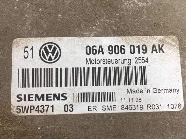 bontott VW GOLF IV Motorvezérlő