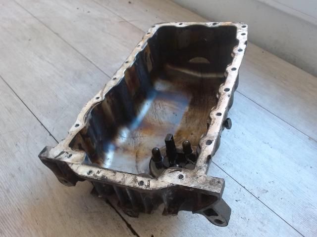 bontott VW GOLF IV Olajteknő