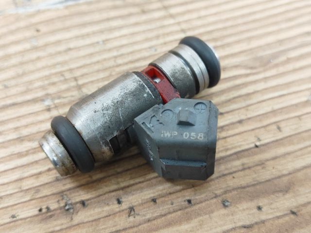 bontott VW GOLF IV Porlasztó (1 db)