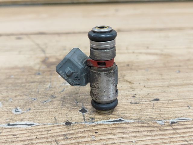 bontott VW GOLF IV Porlasztó (1 db)