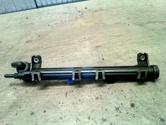 bontott VW GOLF IV Porlasztó Sor / Híd