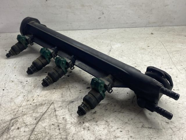 bontott VW GOLF IV Porlasztó Sor / Híd