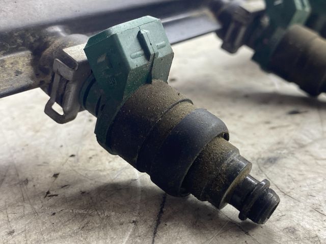 bontott VW GOLF IV Porlasztó Sor / Híd