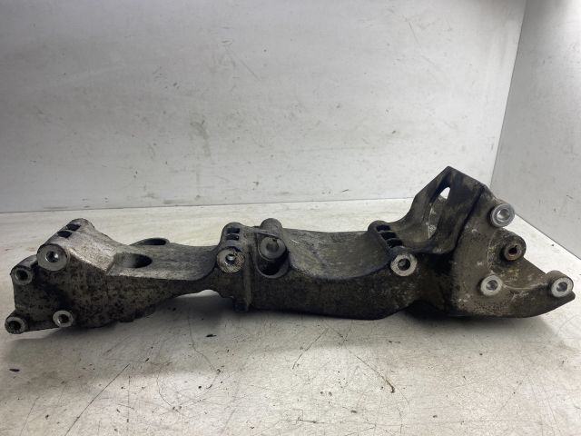 bontott VW GOLF IV Szervó Tartó Bak (Magában)