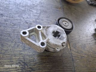 bontott VW GOLF IV Szíjfeszítő Görgő