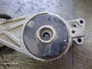 bontott VW GOLF IV Szíjfeszítő Görgő