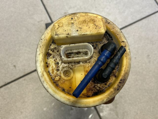 bontott VW GOLF IV Üzemanyag Szivattyú