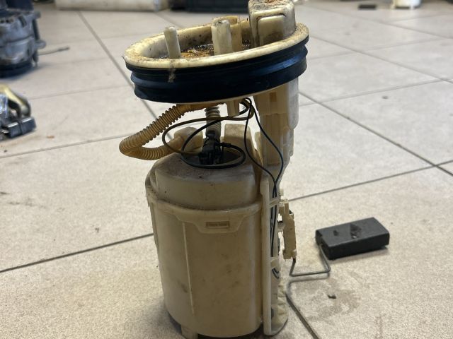 bontott VW GOLF IV Üzemanyag Szivattyú