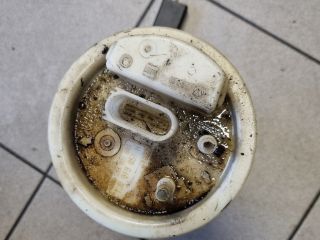 bontott VW GOLF IV Üzemanyag Szivattyú