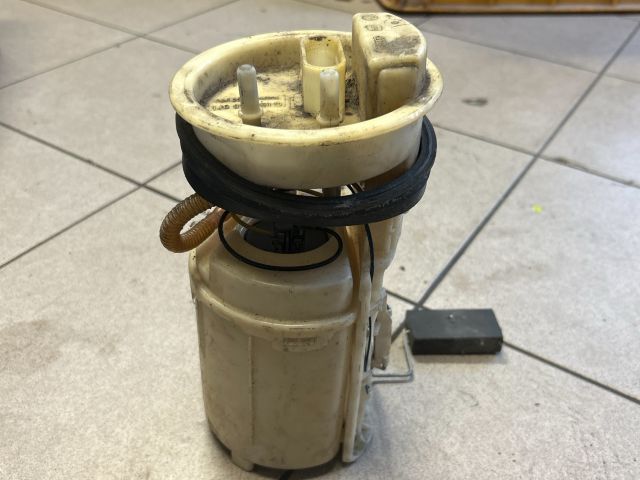 bontott VW GOLF IV Üzemanyag Szivattyú